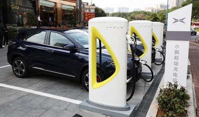 小鵬汽車超級充電站：功率300kW遠超特斯拉擬3年鋪設10000樁